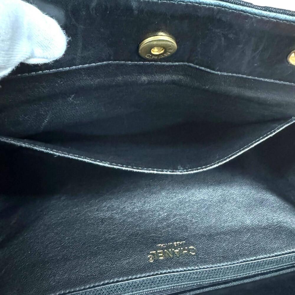 CHANEL Black Tote Bag - Picture 10 of 14